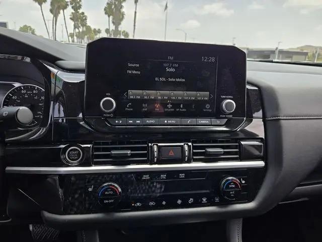2024 Nissan Pathfinder SV FWD