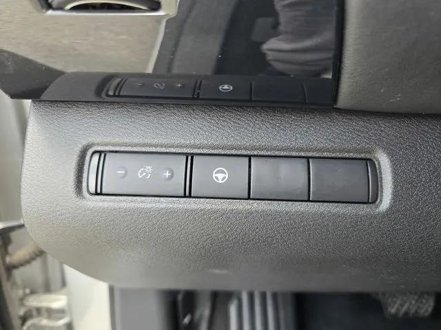 2024 Nissan Pathfinder SV FWD