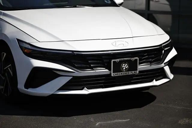2025 Hyundai Elantra Hybrid Limited