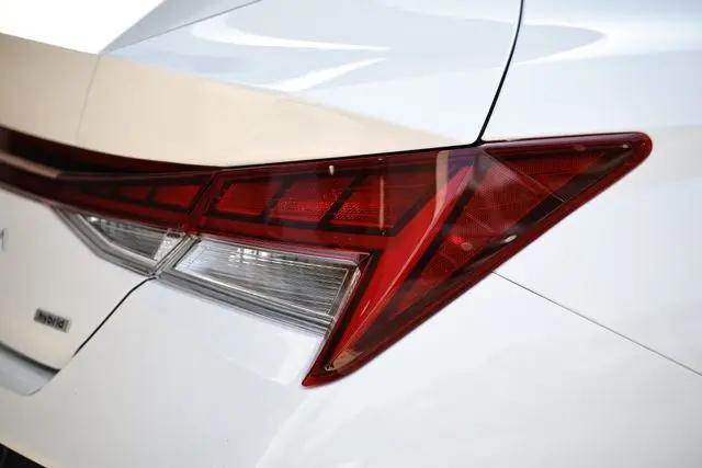 2025 Hyundai Elantra Hybrid Limited