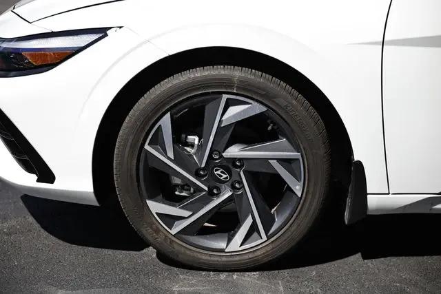 2025 Hyundai Elantra Hybrid Limited