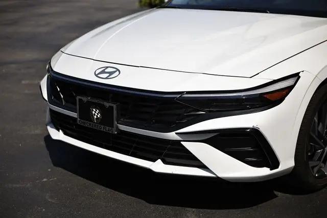 2025 Hyundai Elantra Hybrid Limited