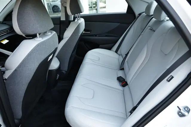 2025 Hyundai Elantra Hybrid Limited