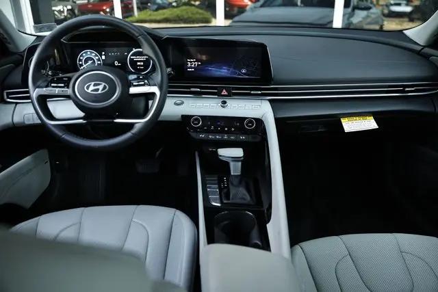 2025 Hyundai Elantra Hybrid Limited