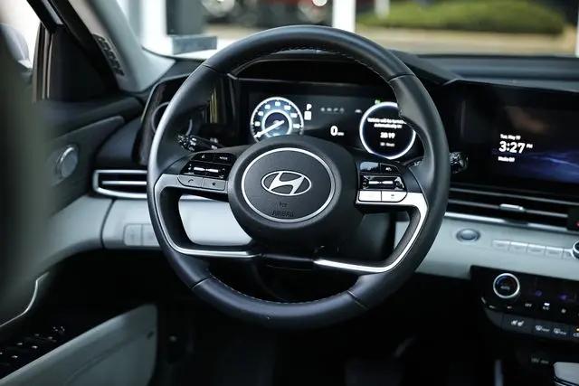 2025 Hyundai Elantra Hybrid Limited