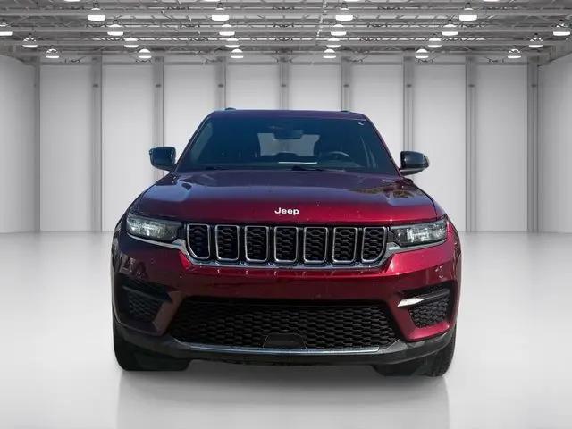 2024 Jeep Grand Cherokee Laredo X 4x4