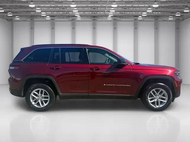 2024 Jeep Grand Cherokee Laredo X 4x4