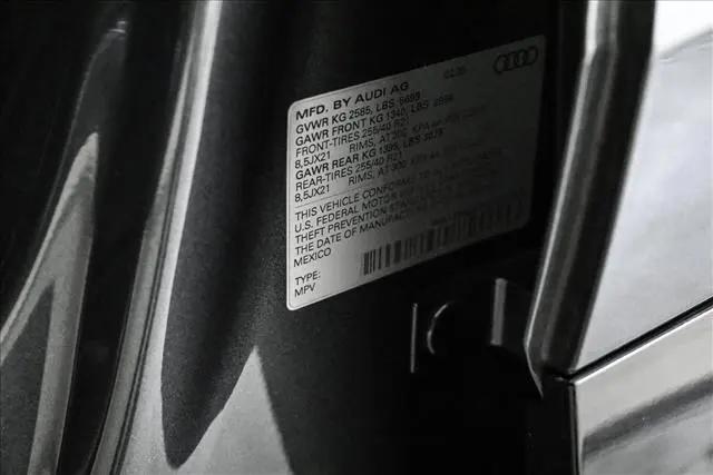 2025 Audi SQ5 Prestige TFSI quattro S tronic