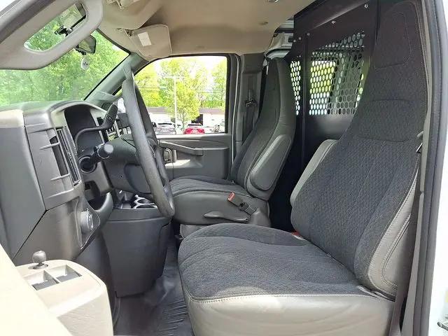 2025 GMC Savana Cargo RWD 2500 Regular Wheelbase Work Van