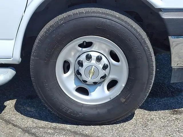 2025 Chevrolet Express Cargo Van RWD 2500 Regular Wheelbase WT