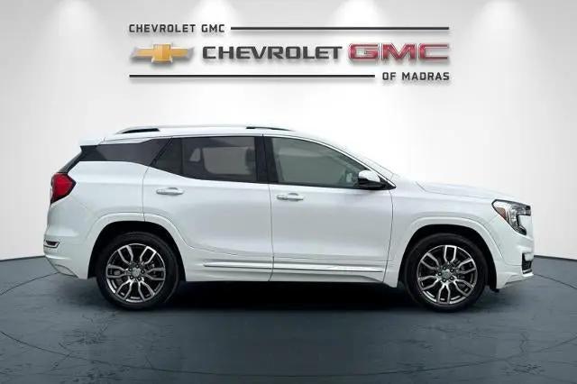 2023 GMC Terrain AWD Denali
