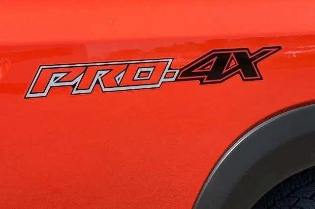 2025 Nissan Frontier Crew Cab PRO-4X 4x4