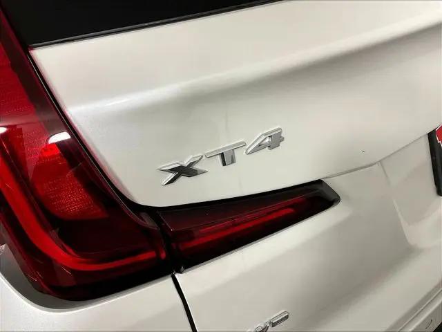 2023 Cadillac XT4 AWD Premium Luxury