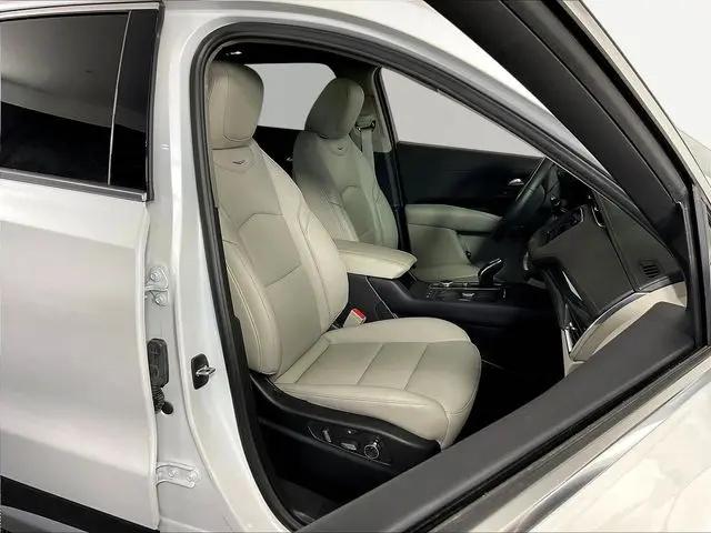 2023 Cadillac XT4 AWD Premium Luxury