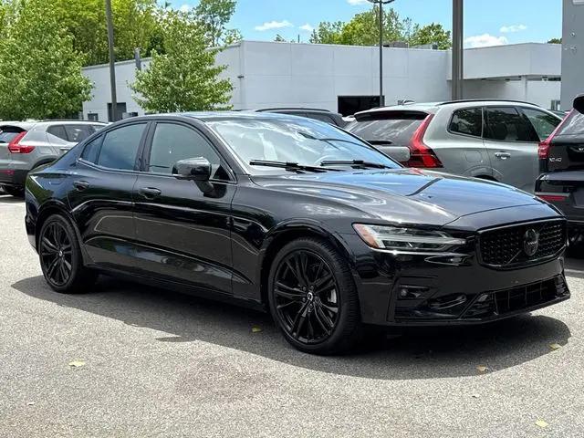 2025 Volvo S60 B5 Ultra Black Edition
