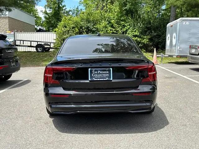 2025 Volvo S60 B5 Ultra Black Edition