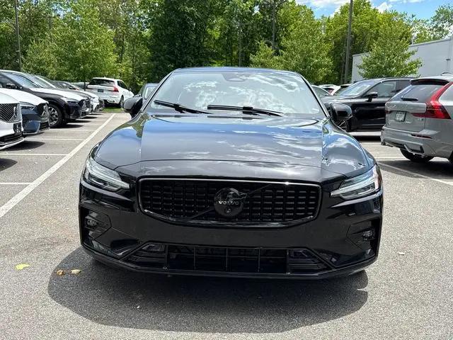 2025 Volvo S60 B5 Ultra Black Edition