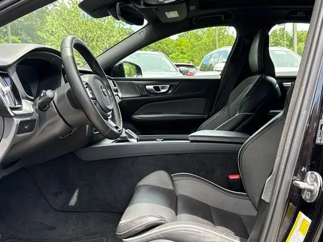 2025 Volvo S60 B5 Ultra Black Edition
