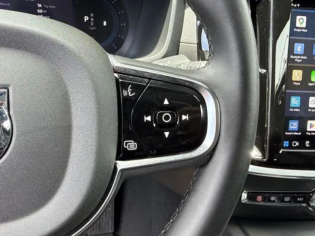 2025 Volvo S60 B5 Ultra Black Edition