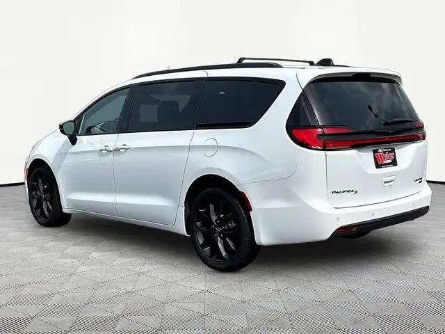 2023 Chrysler Pacifica Limited AWD
