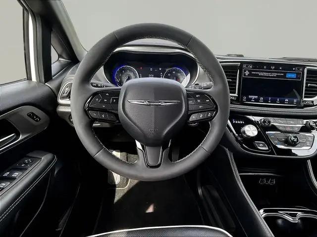 2023 Chrysler Pacifica Limited AWD