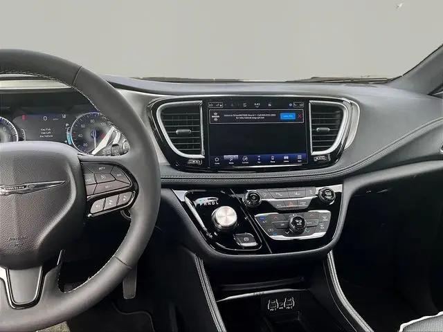 2023 Chrysler Pacifica Limited AWD