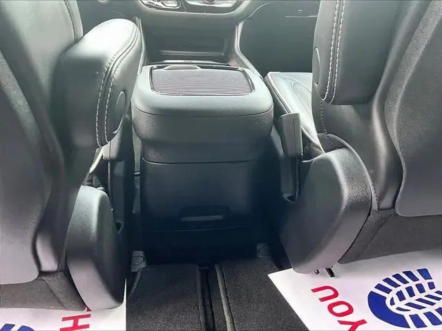 2023 Chrysler Pacifica Limited AWD