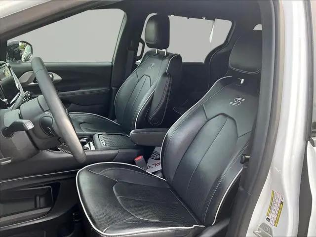 2023 Chrysler Pacifica Limited AWD