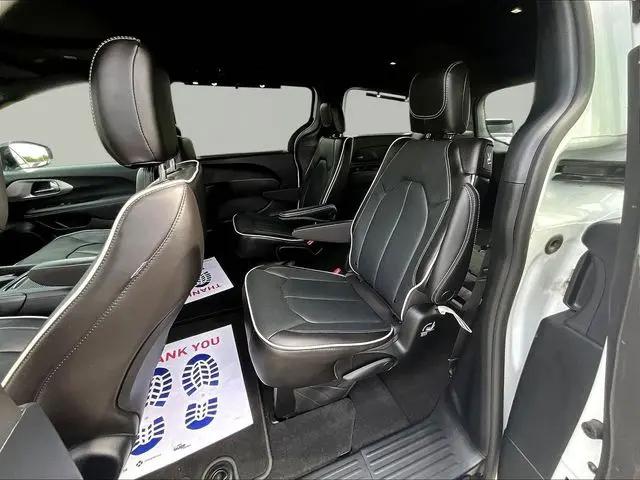 2023 Chrysler Pacifica Limited AWD