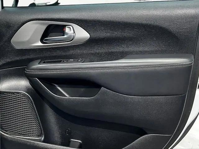 2023 Chrysler Pacifica Limited AWD