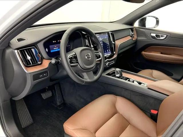 2024 Volvo XC60 Recharge T8 Plus Dark Theme