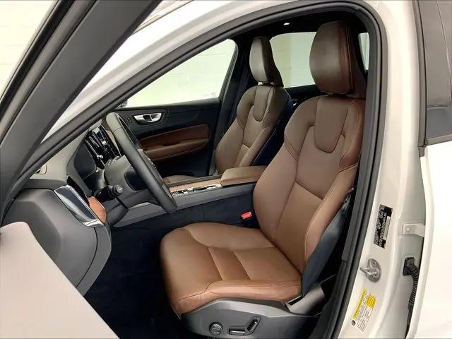 2024 Volvo XC60 Recharge T8 Plus Dark Theme