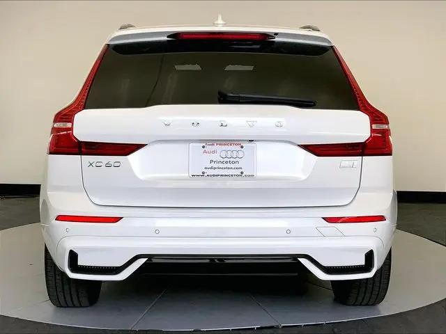 2024 Volvo XC60 Recharge T8 Plus Dark Theme