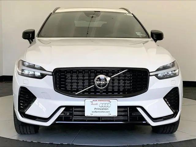 2024 Volvo XC60 Recharge T8 Plus Dark Theme