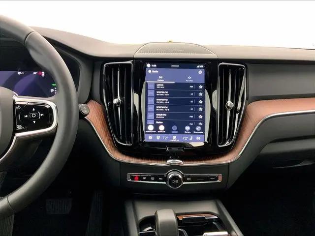 2024 Volvo XC60 Recharge T8 Plus Dark Theme