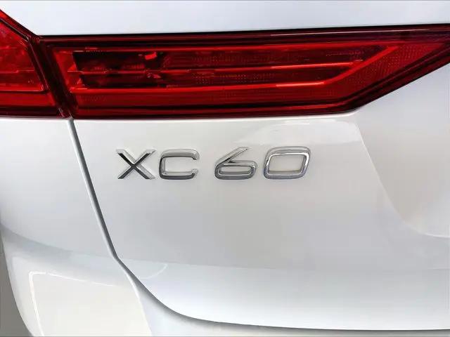 2024 Volvo XC60 Recharge T8 Plus Dark Theme