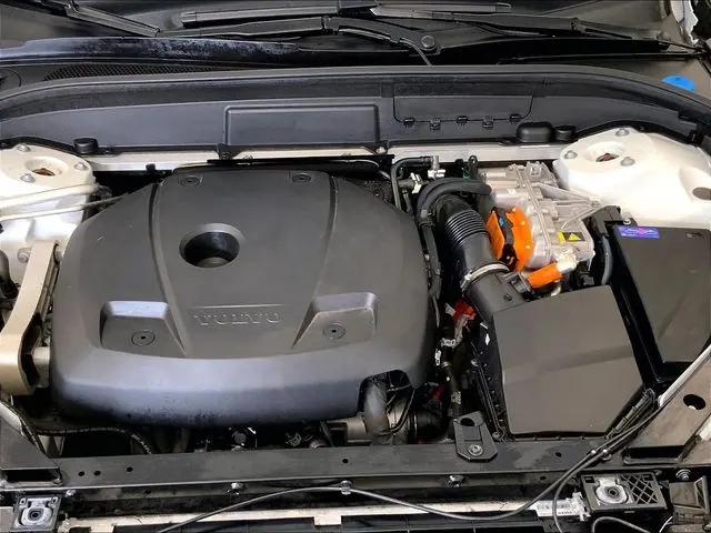 2024 Volvo XC60 Recharge T8 Plus Dark Theme