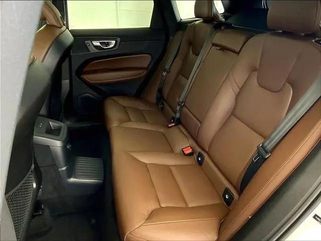 2024 Volvo XC60 Recharge T8 Plus Dark Theme