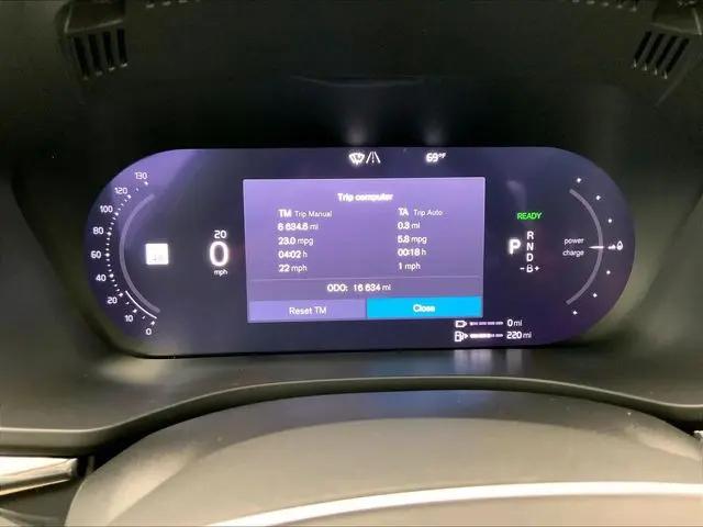 2024 Volvo XC60 Recharge T8 Plus Dark Theme
