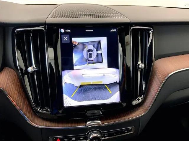 2024 Volvo XC60 Recharge T8 Plus Dark Theme