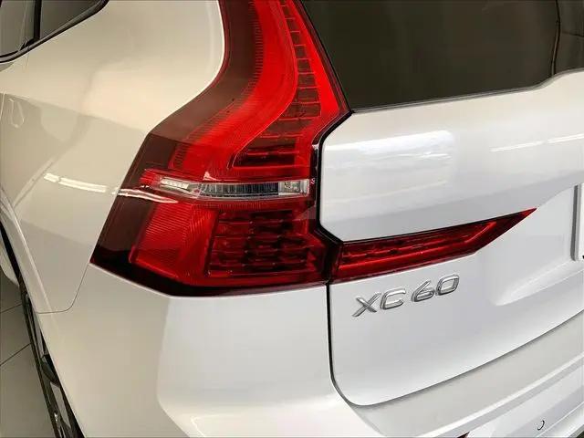2024 Volvo XC60 Recharge T8 Plus Dark Theme