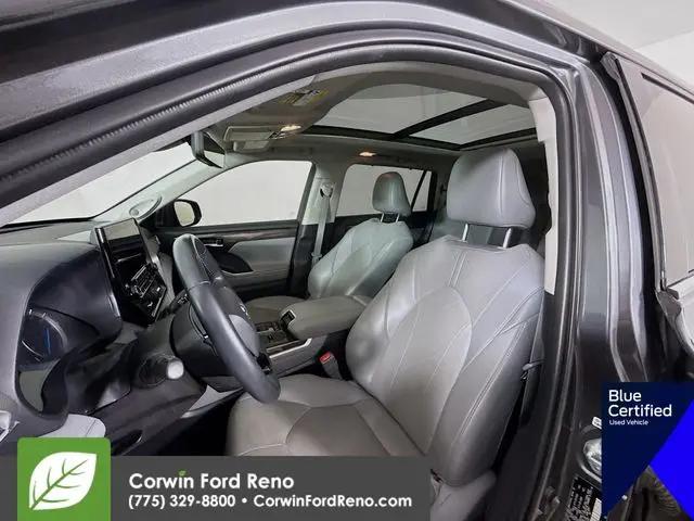 2021 Toyota Highlander Hybrid Platinum