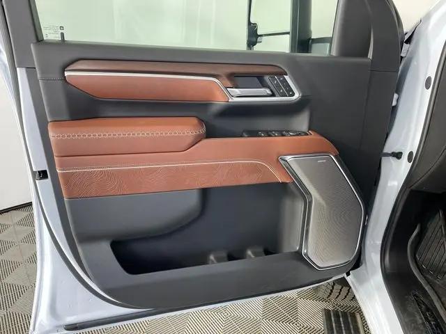 2026 GMC Sierra 2500HD Crew Cab, Long Bed, Denali Ultimate, 4WD