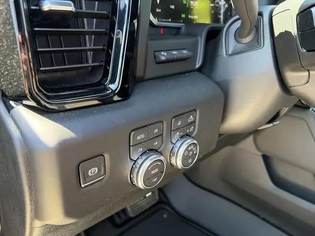 2026 GMC Sierra 2500HD Crew Cab, Standard Bed, AT4, 4WD