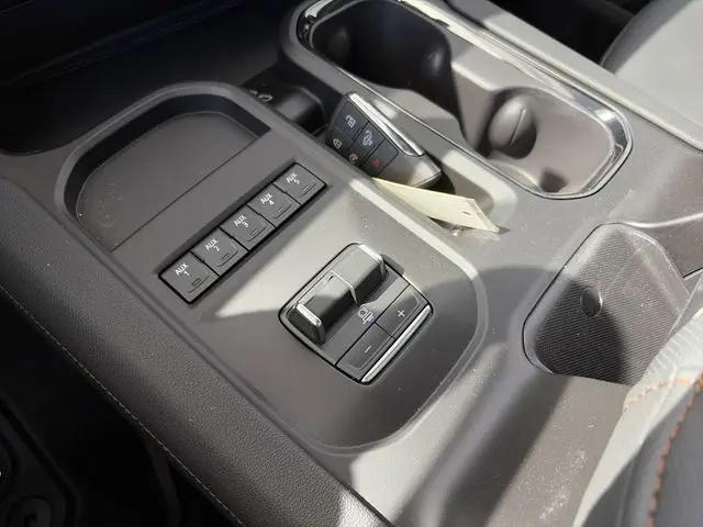 2026 GMC Sierra 2500HD Crew Cab, Standard Bed, AT4, 4WD
