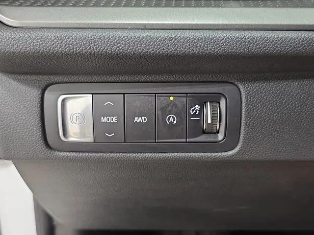 2025 Chevrolet Traverse AWD LT