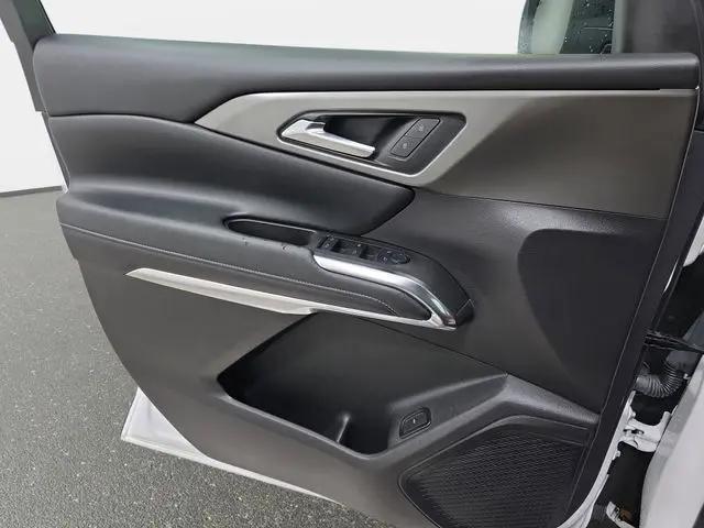 2025 Chevrolet Traverse AWD LT