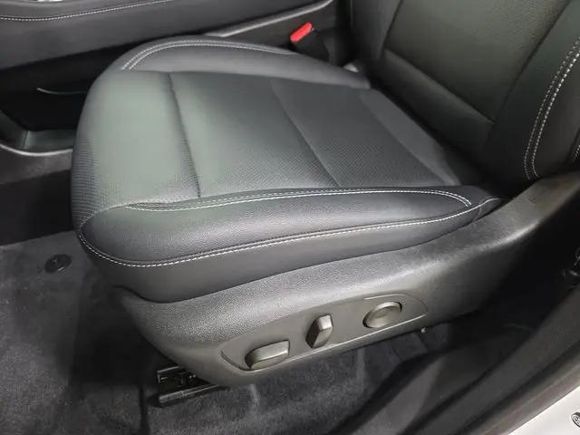 2025 Chevrolet Traverse AWD LT