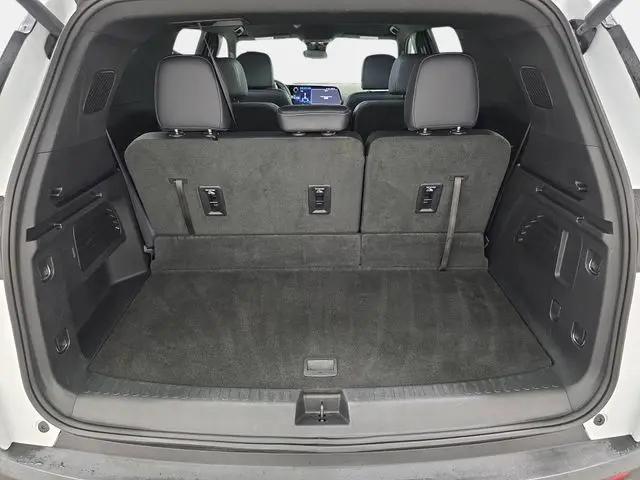 2025 Chevrolet Traverse AWD LT