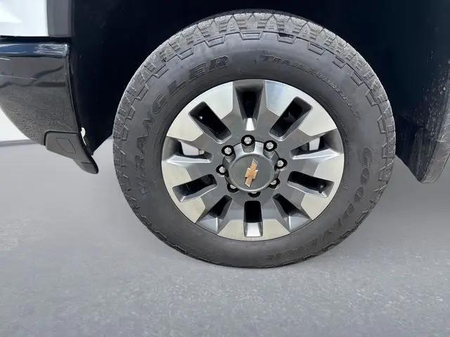 2024 Chevrolet Silverado 2500HD 4WD Crew Cab Standard Bed Custom